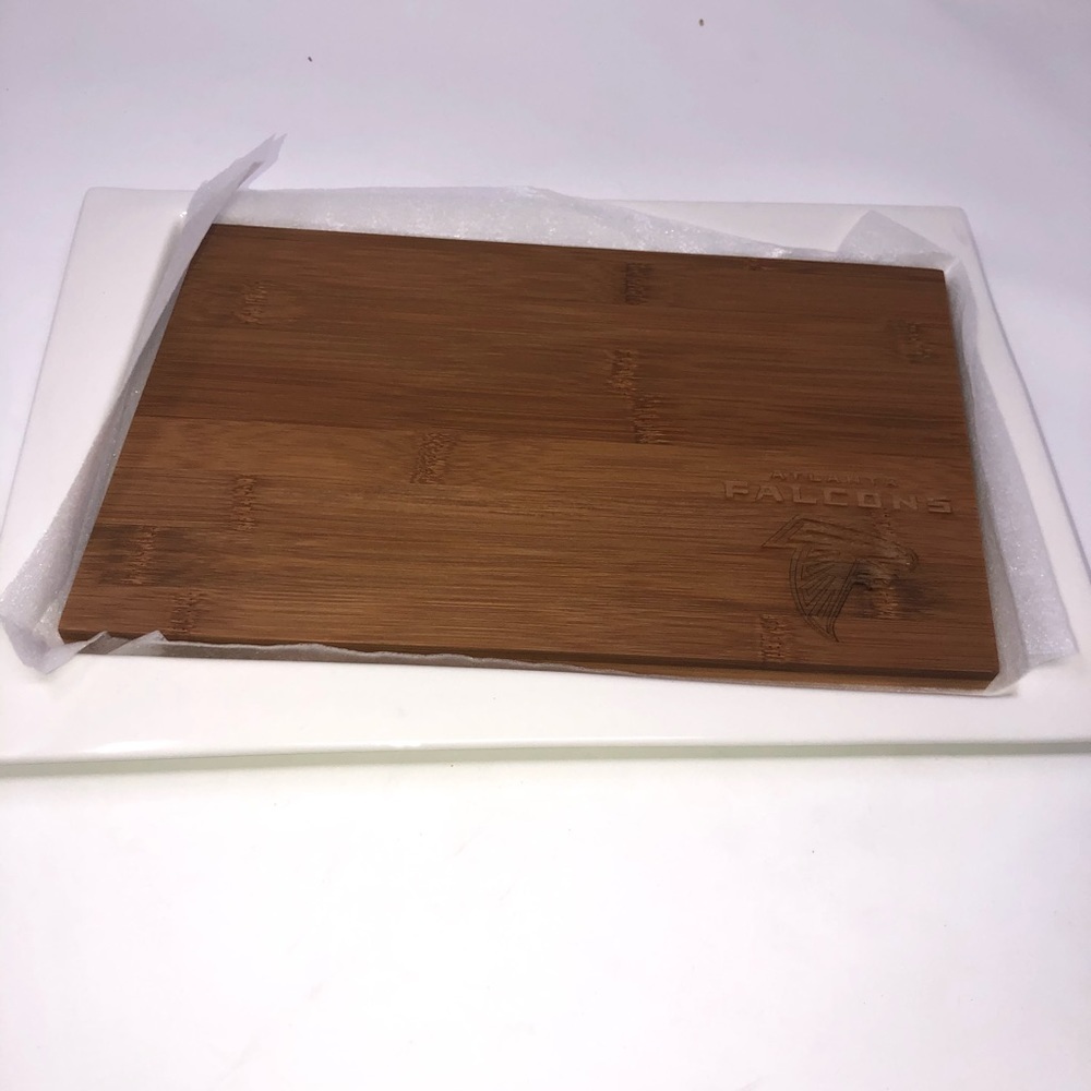 𝅺Nfl atlanta falcons cutting board & serving tray